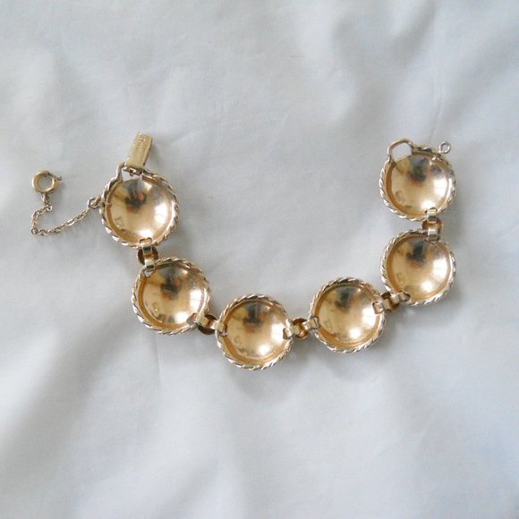 Button Bracelet, 7", Pebbled, Gold Tone, Barclay - Picture 2 of 5